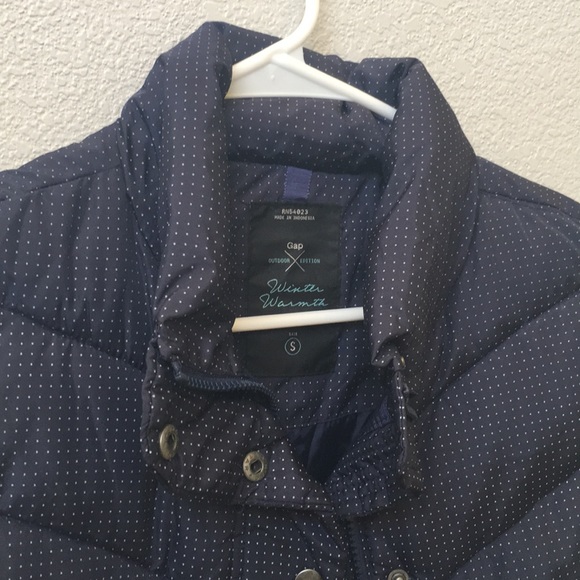 Gap vest size small - Picture 2 of 4